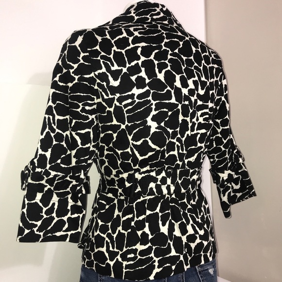 Talie Classic B&W Animal Print Padded BeltedBlazer - Picture 8 of 10